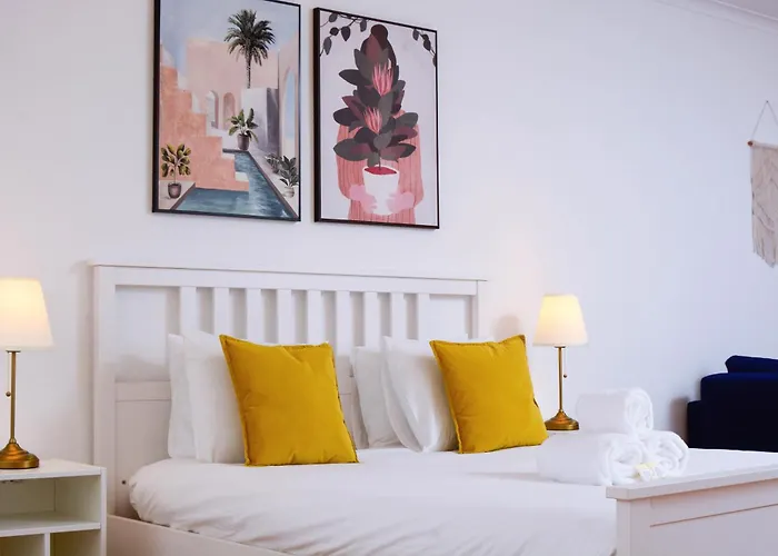 Travel And Live Poveiros פורטו